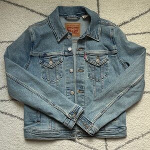 Levis Denim Jacket, size M